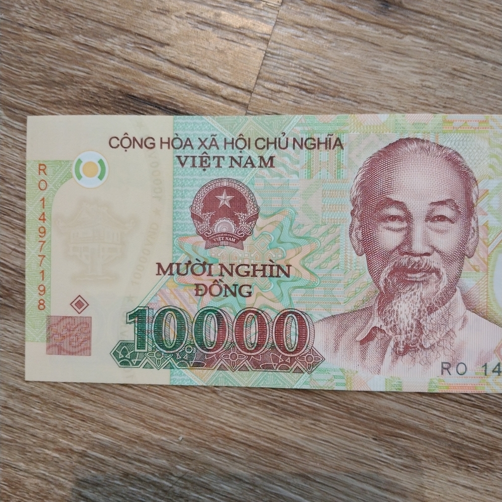 10000 Vietnamese Dong BANKNOTE Foreign Currency